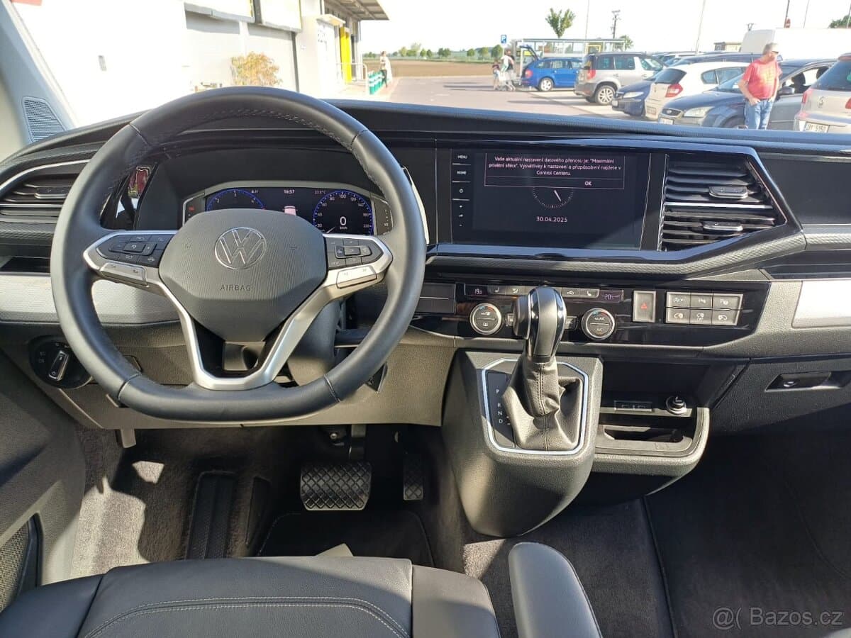 Volkswagen MULTIVAN - 14