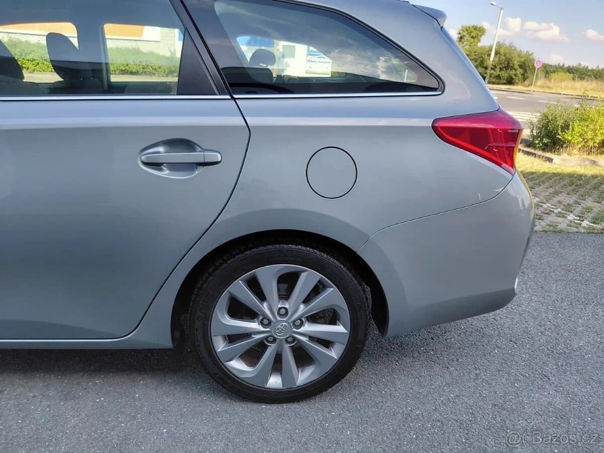 2013 Toyota AURIS - 14