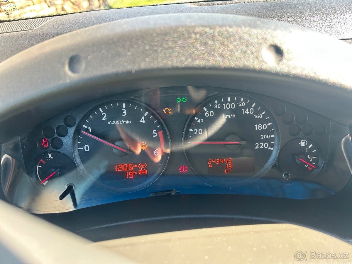 2010 Nissan NAVARA - 14