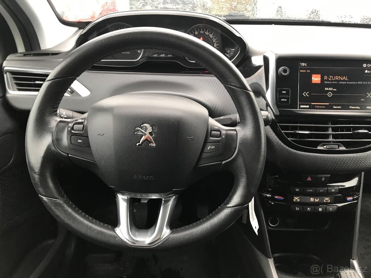 2017 Peugeot 2008 - 14