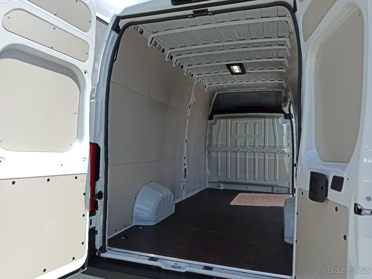 2025 Toyota PROACE - 14