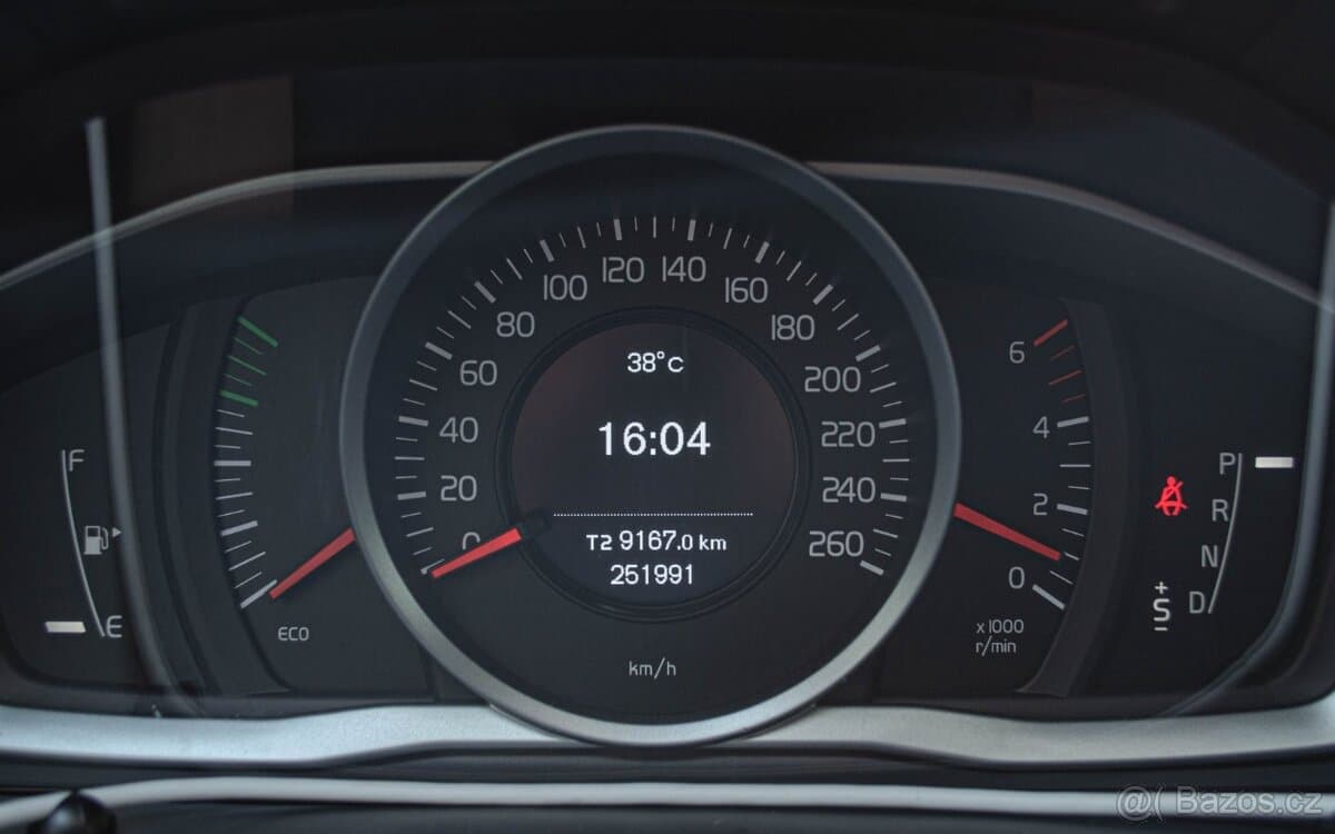 2016 Volvo V60 - 14