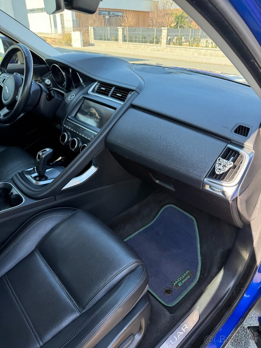 2018 Jaguar E-PACE - 14