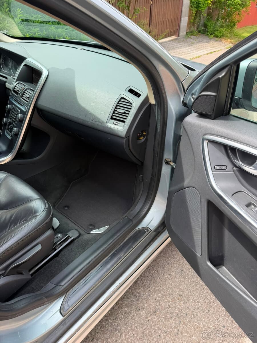 2014 Volvo XC60 - 14