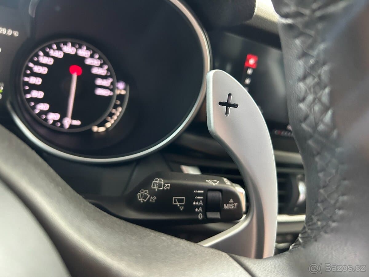 2018 Alfa Romeo STELVIO - 14