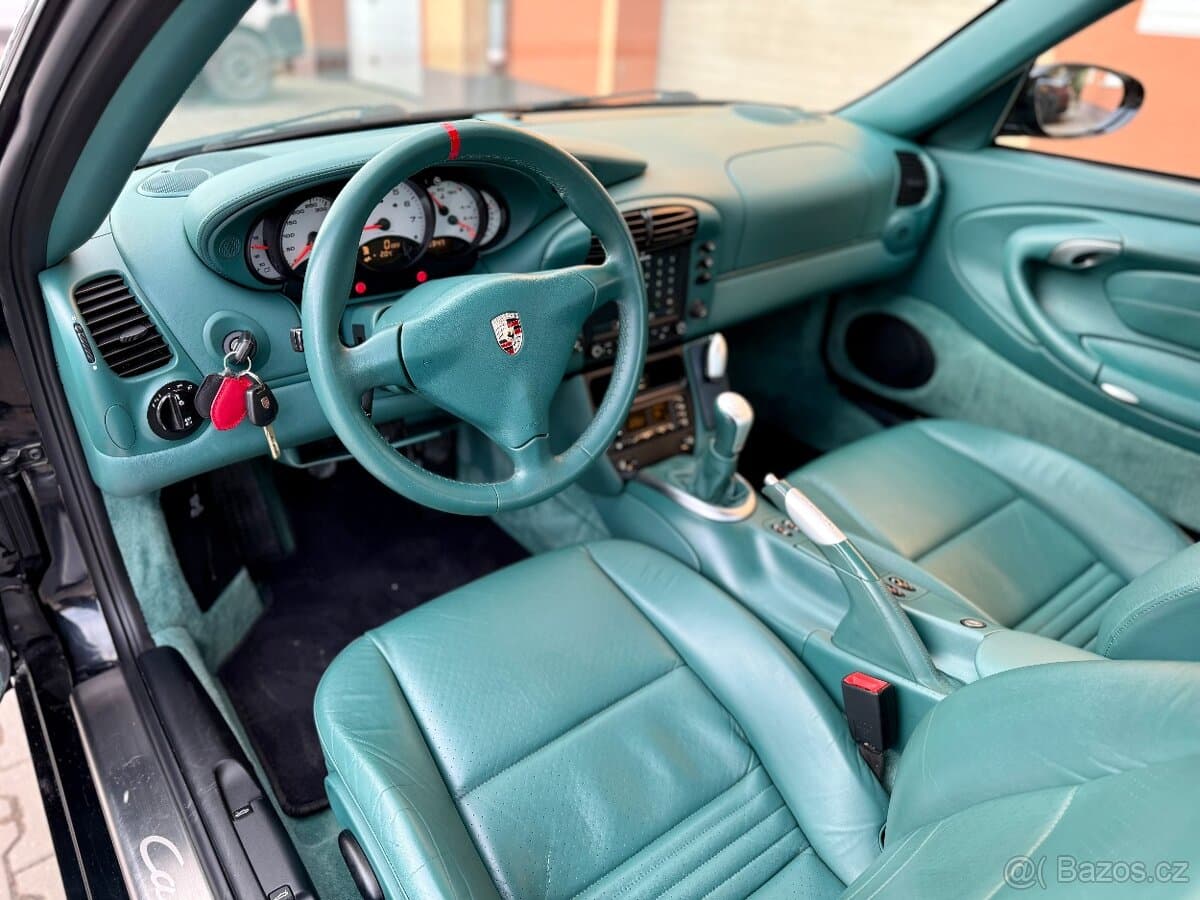 2001 Porsche 911 - 14