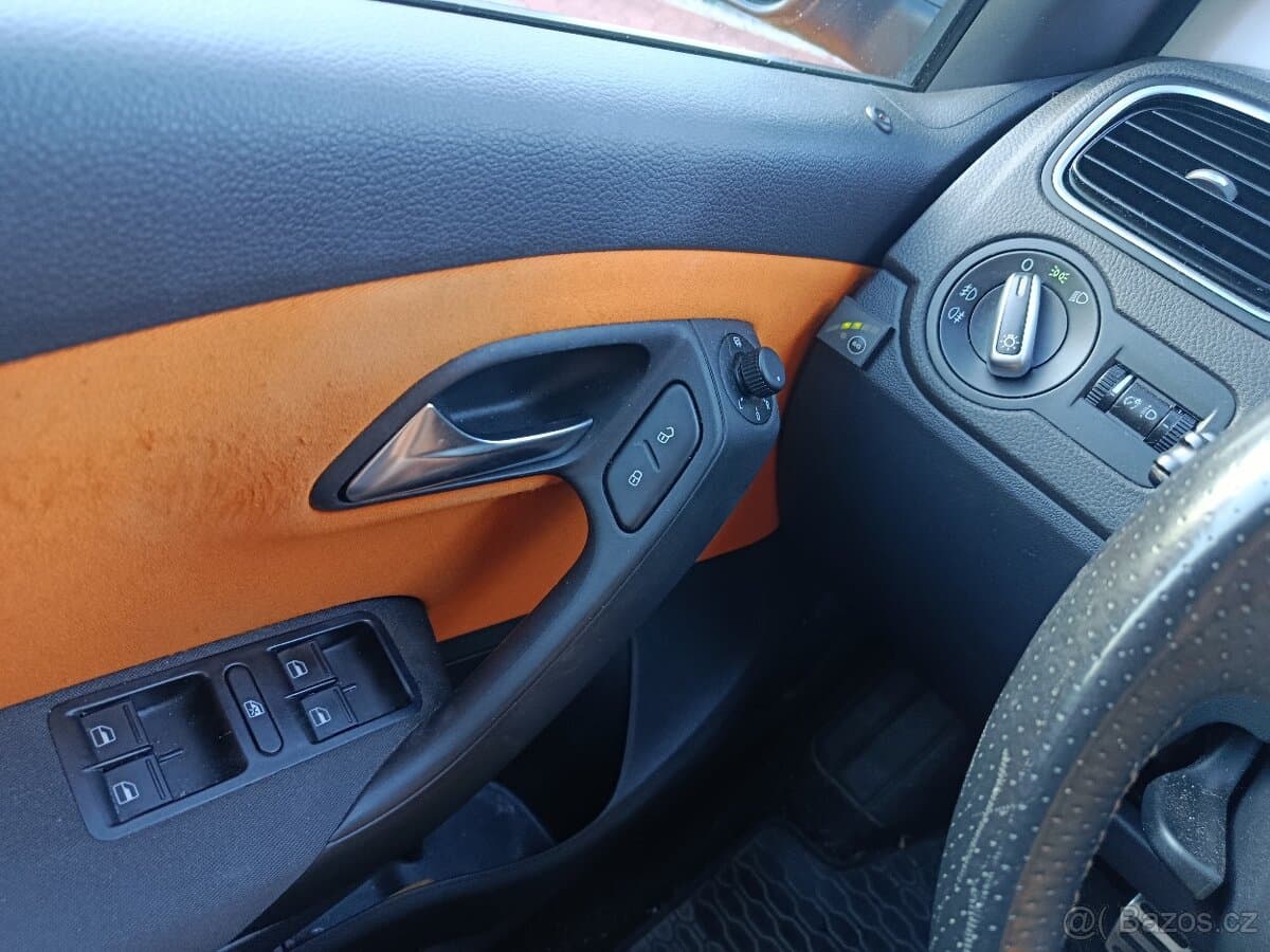 2012 Volkswagen POLO - 14
