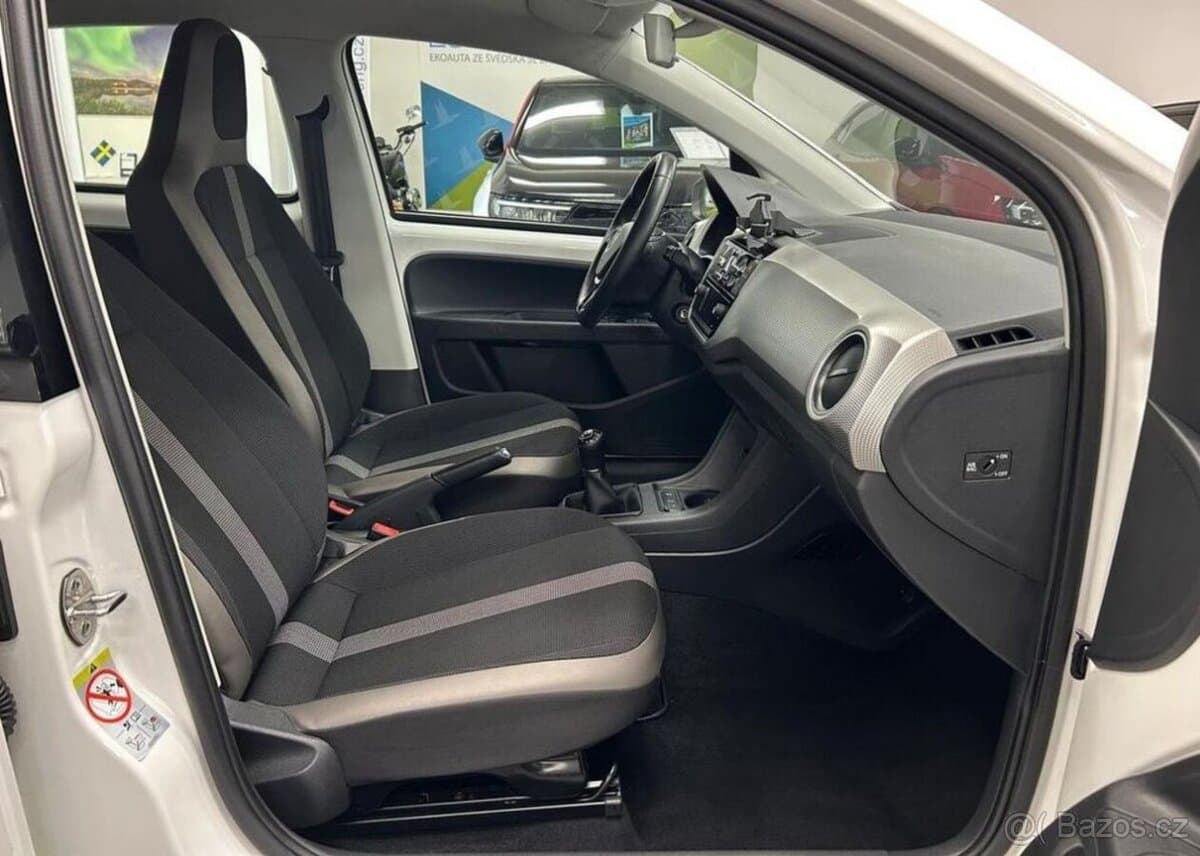 2017 Volkswagen UP! - 14