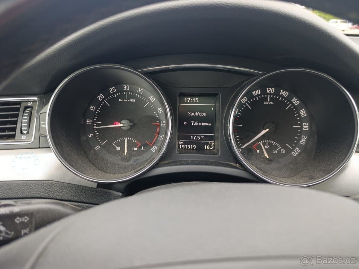 2011 Škoda SUPERB - 14