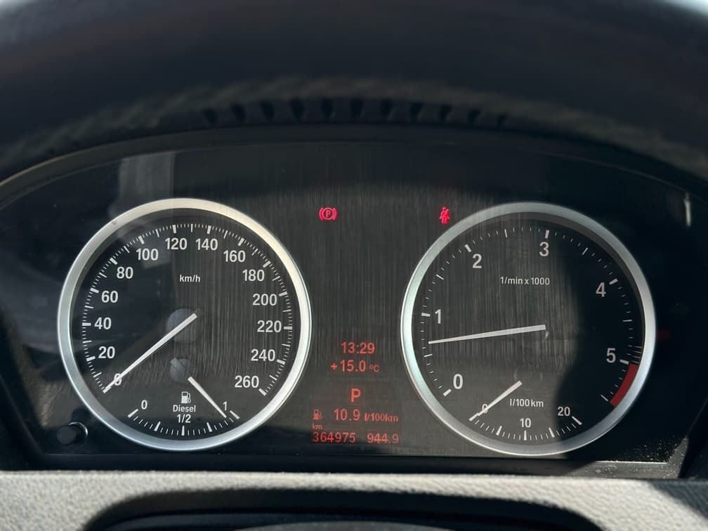 2010 BMW X6 - 14