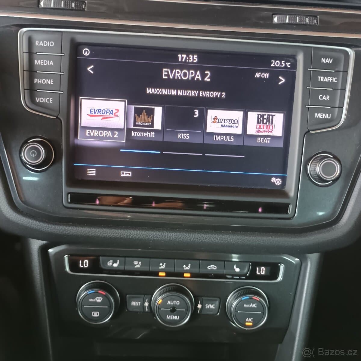 2017 Volkswagen TIGUAN - 14