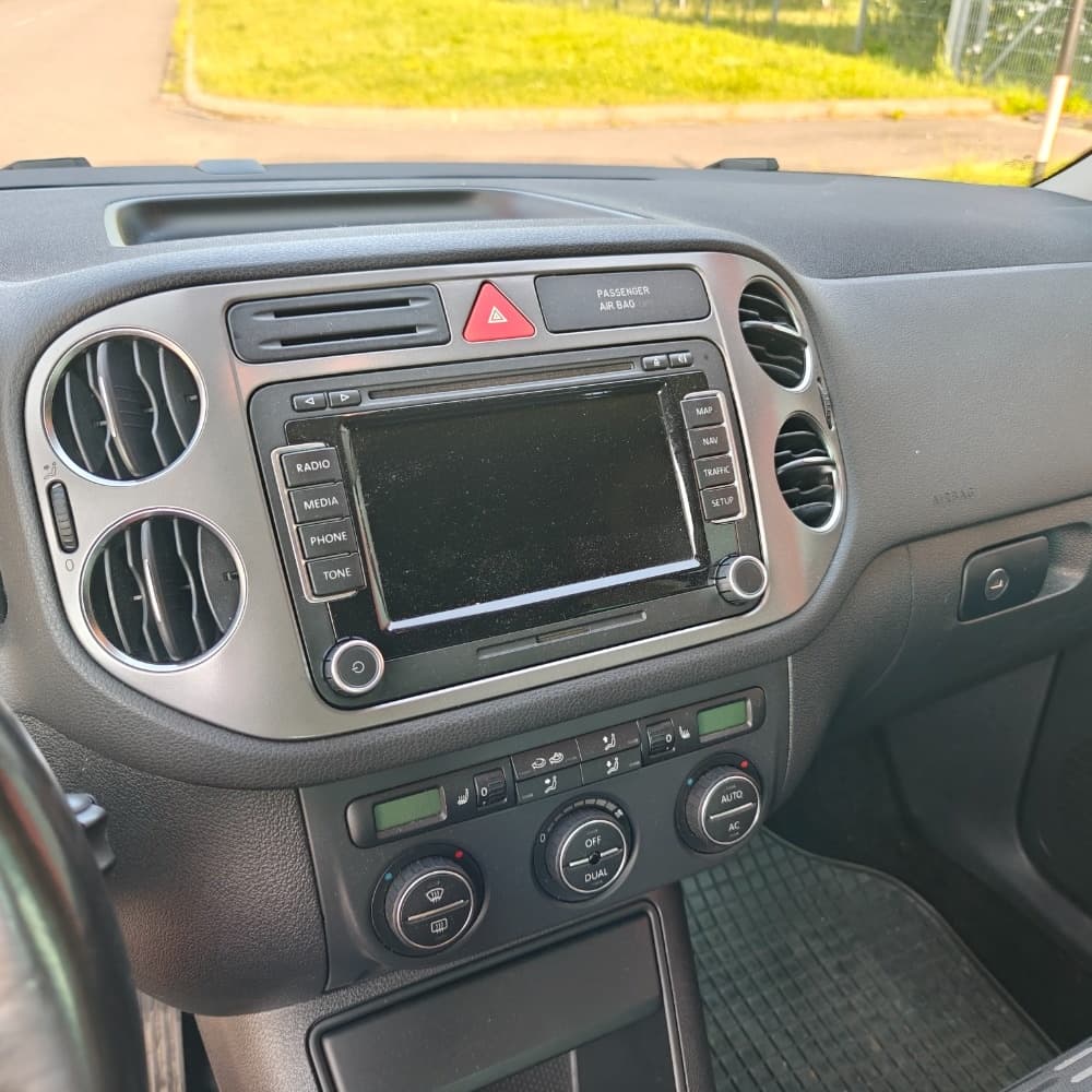 2010 Volkswagen TIGUAN - 14