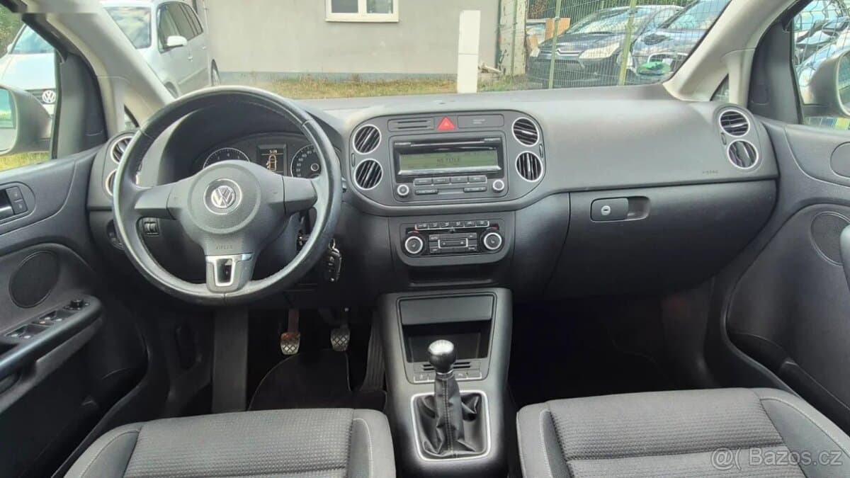 2010 Volkswagen GOLF - 14