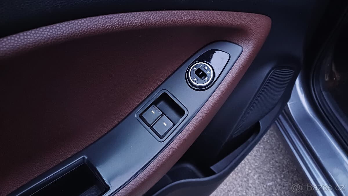 2015 Hyundai i20 - 14