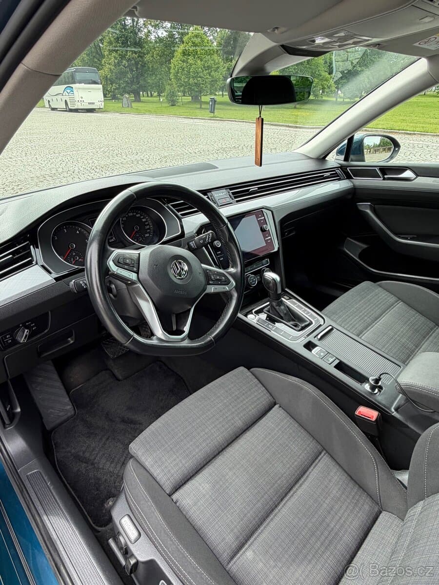2019 Volkswagen PASSAT - 14