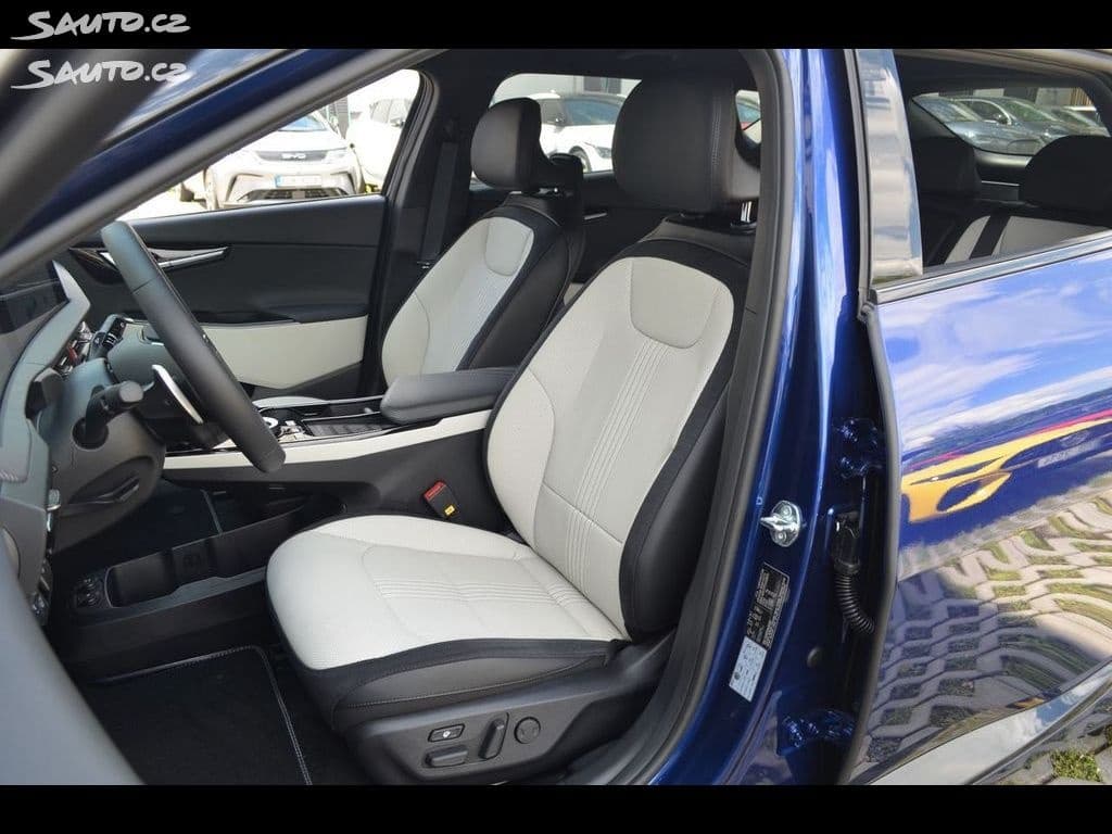2023 Kia EV6 - 14