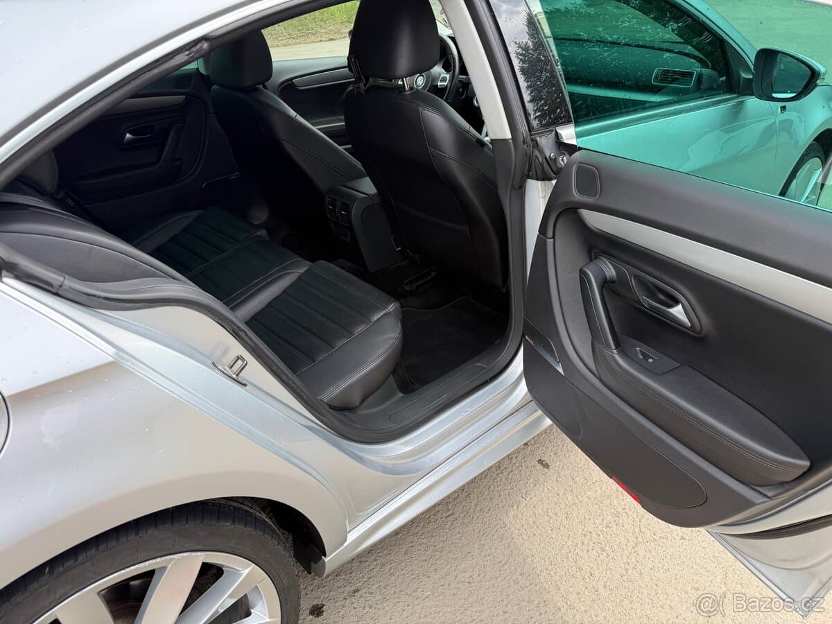 2011 Volkswagen PASSAT CC - 14