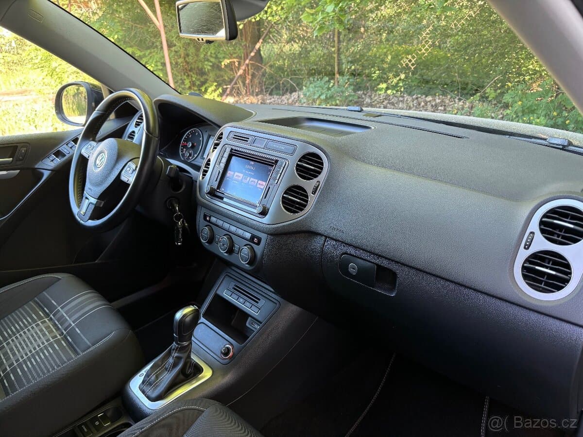 2015 Volkswagen TIGUAN - 14