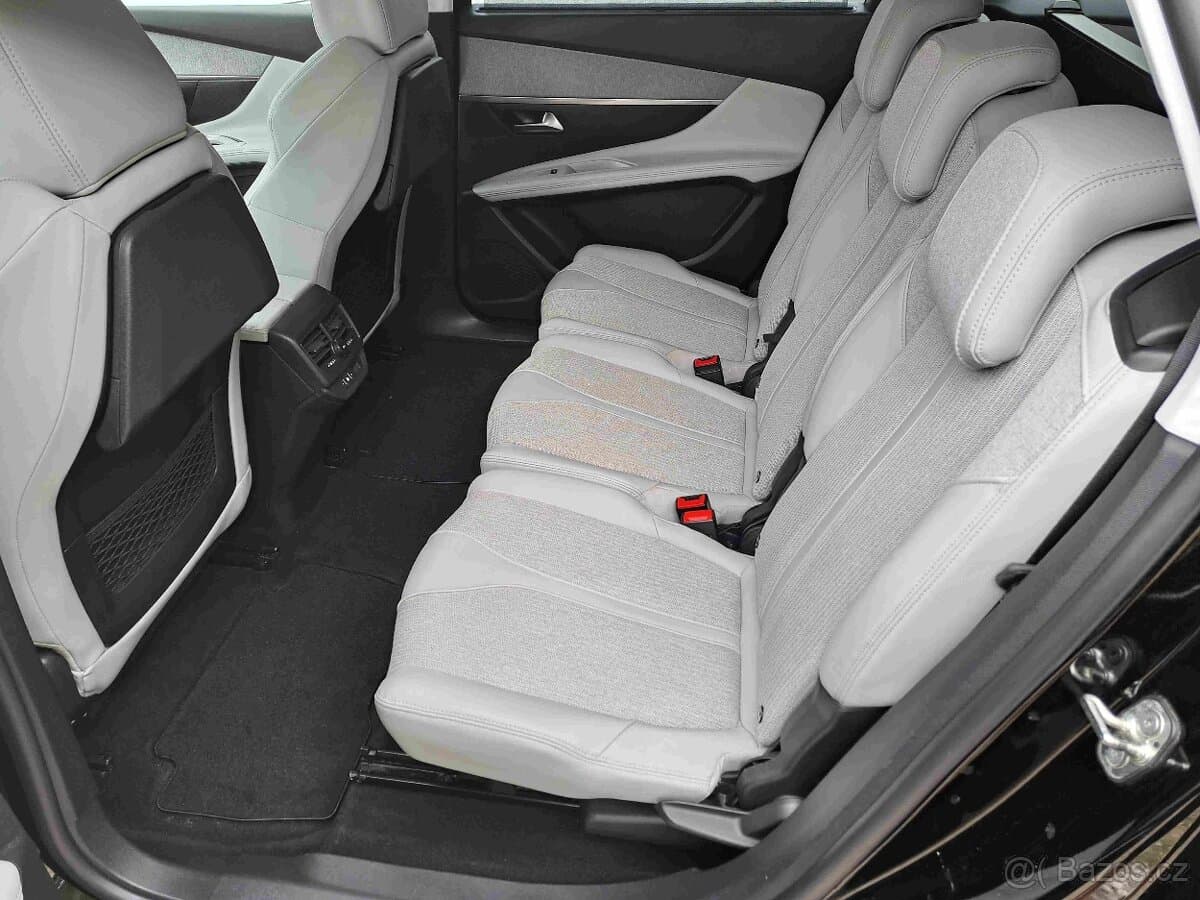 2020 Peugeot 5008 - 14