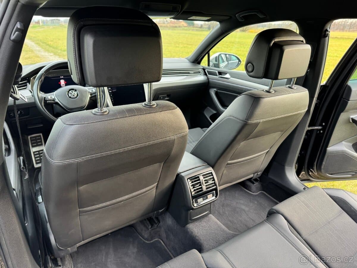 2018 Volkswagen PASSAT - 14