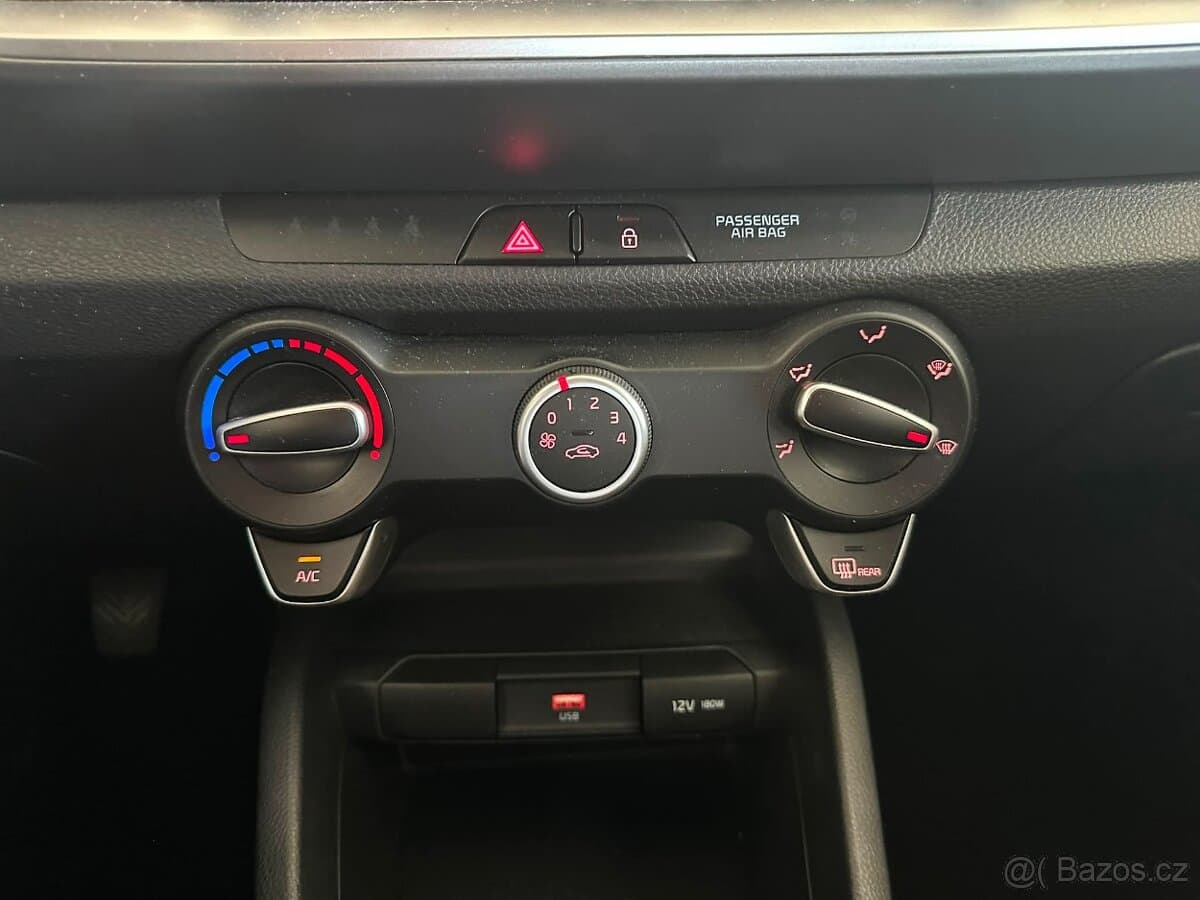 Kia STONIC - 14