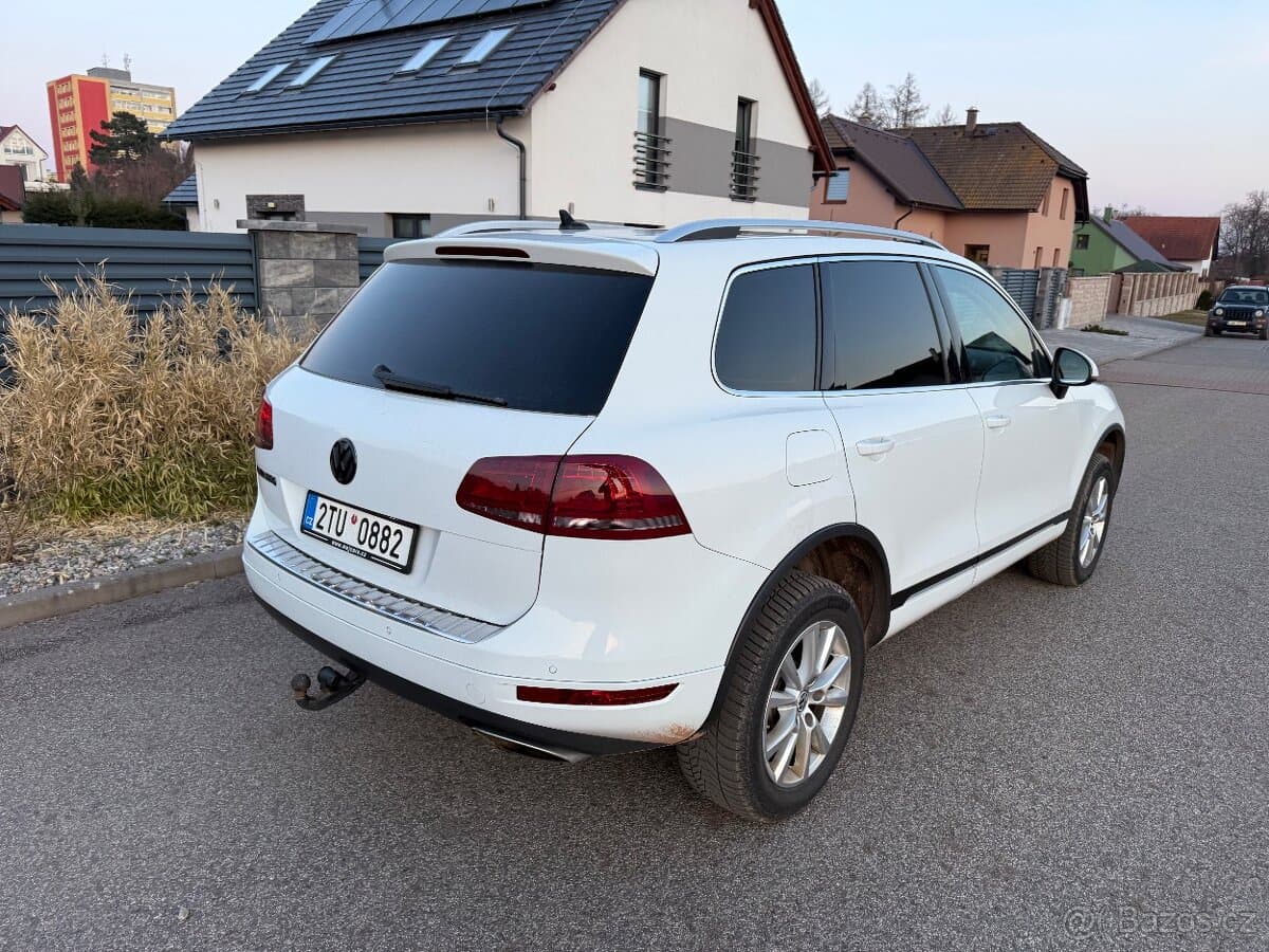 2012 Volkswagen TOUAREG - 14
