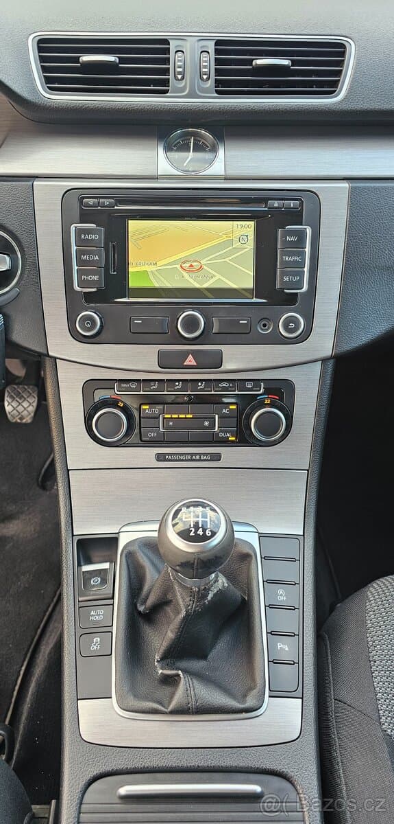 2011 Volkswagen PASSAT - 14