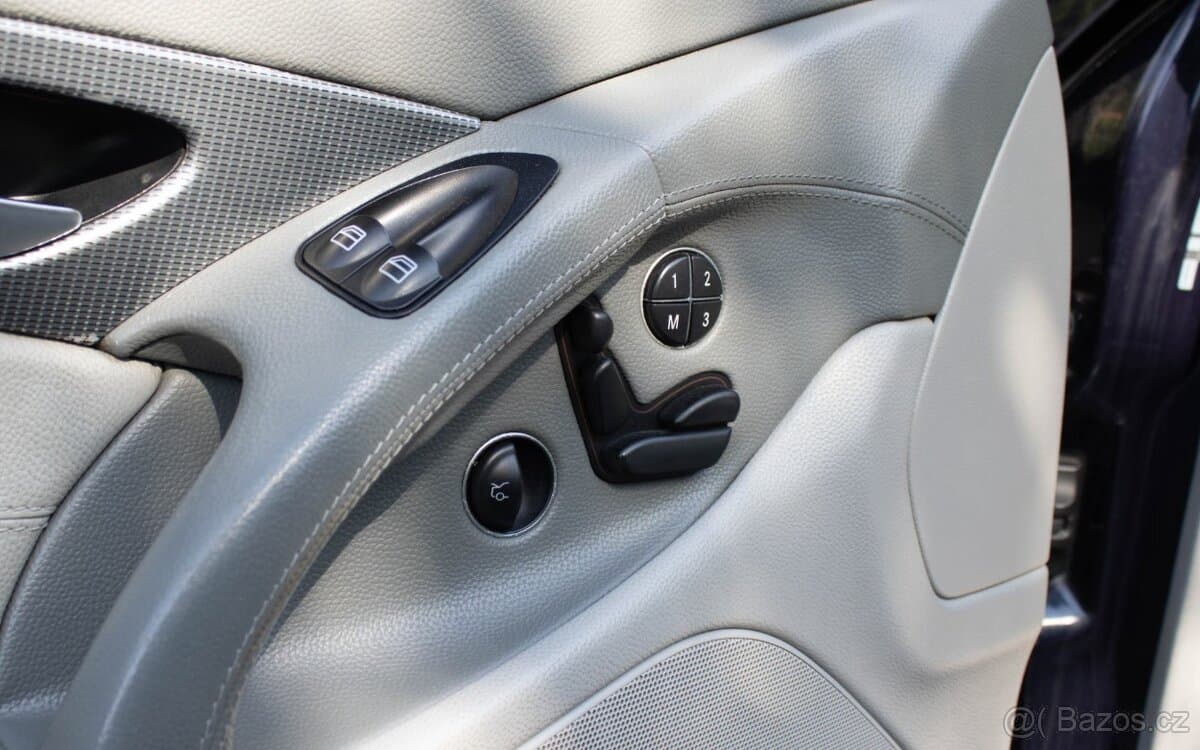 2004 Mercedes-Benz SL - 14