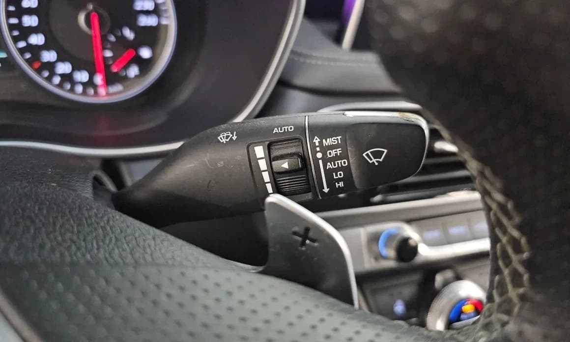 2020 Genesis G70 - 14
