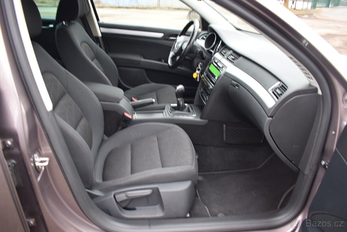 2011 Škoda SUPERB - 14