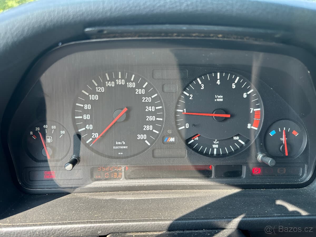 1989 BMW M5 - 14