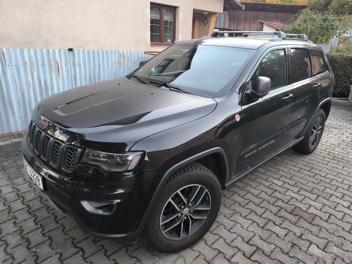 2019 Jeep CHEROKEE - 14