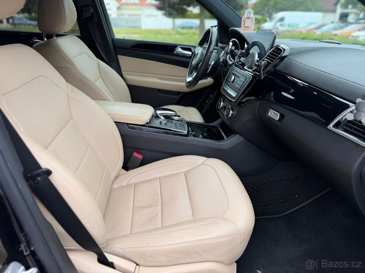2017 Mercedes-Benz GL - 14