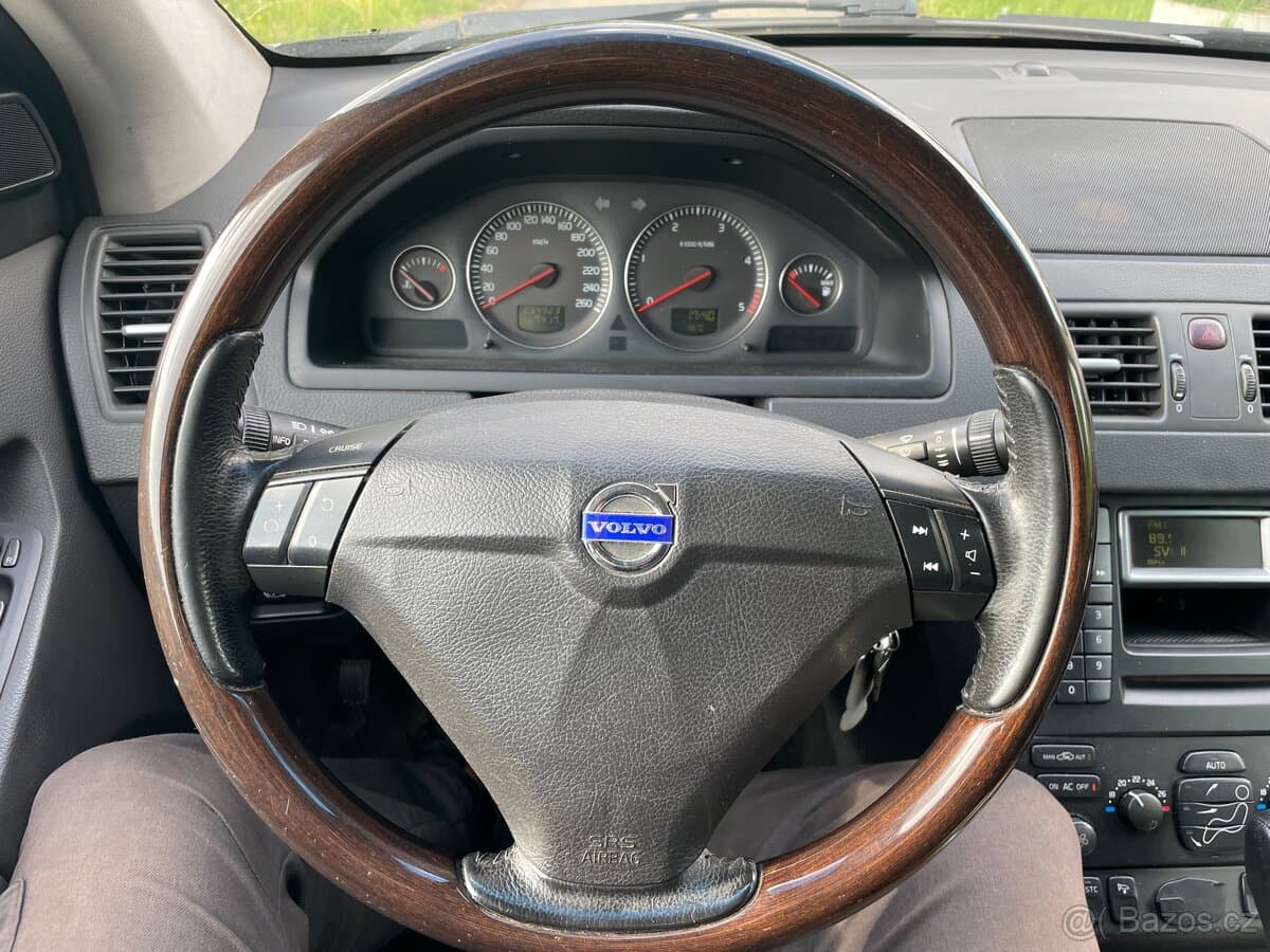 2005 Volvo XC90 - 14