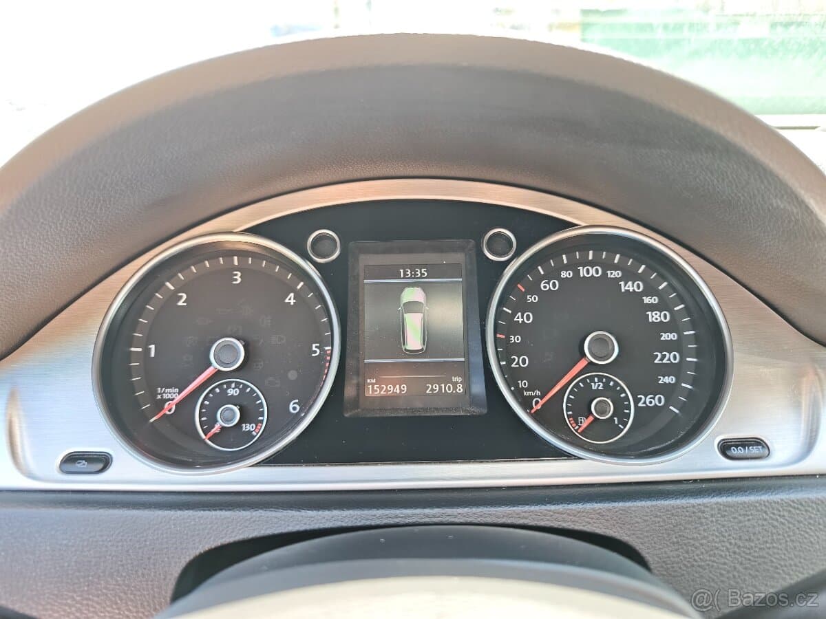 2011 Volkswagen PASSAT - 14