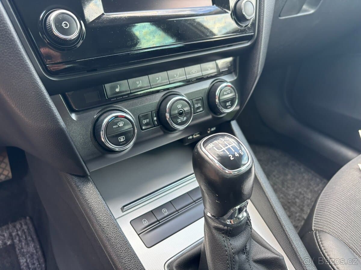 2015 Škoda OCTAVIA - 14