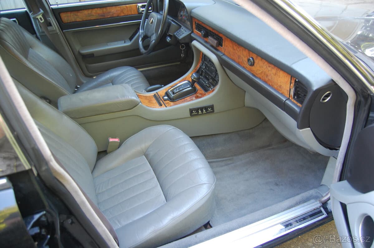 1990 Jaguar XJ - 14