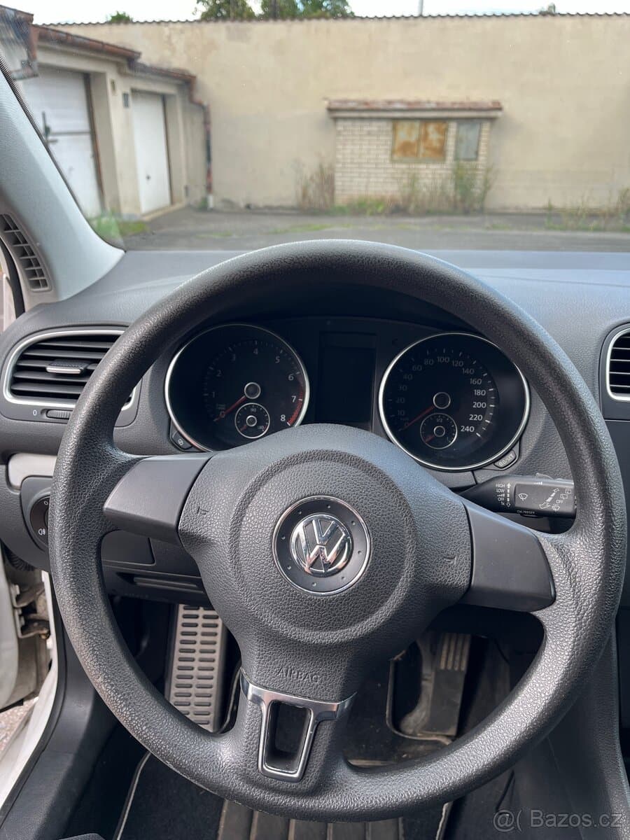 2009 Volkswagen GOLF - 14