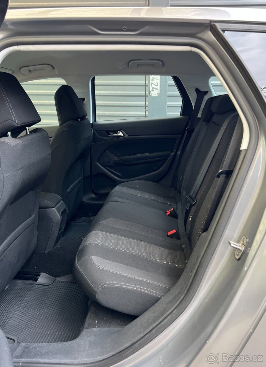 2014 Peugeot 308 - 14