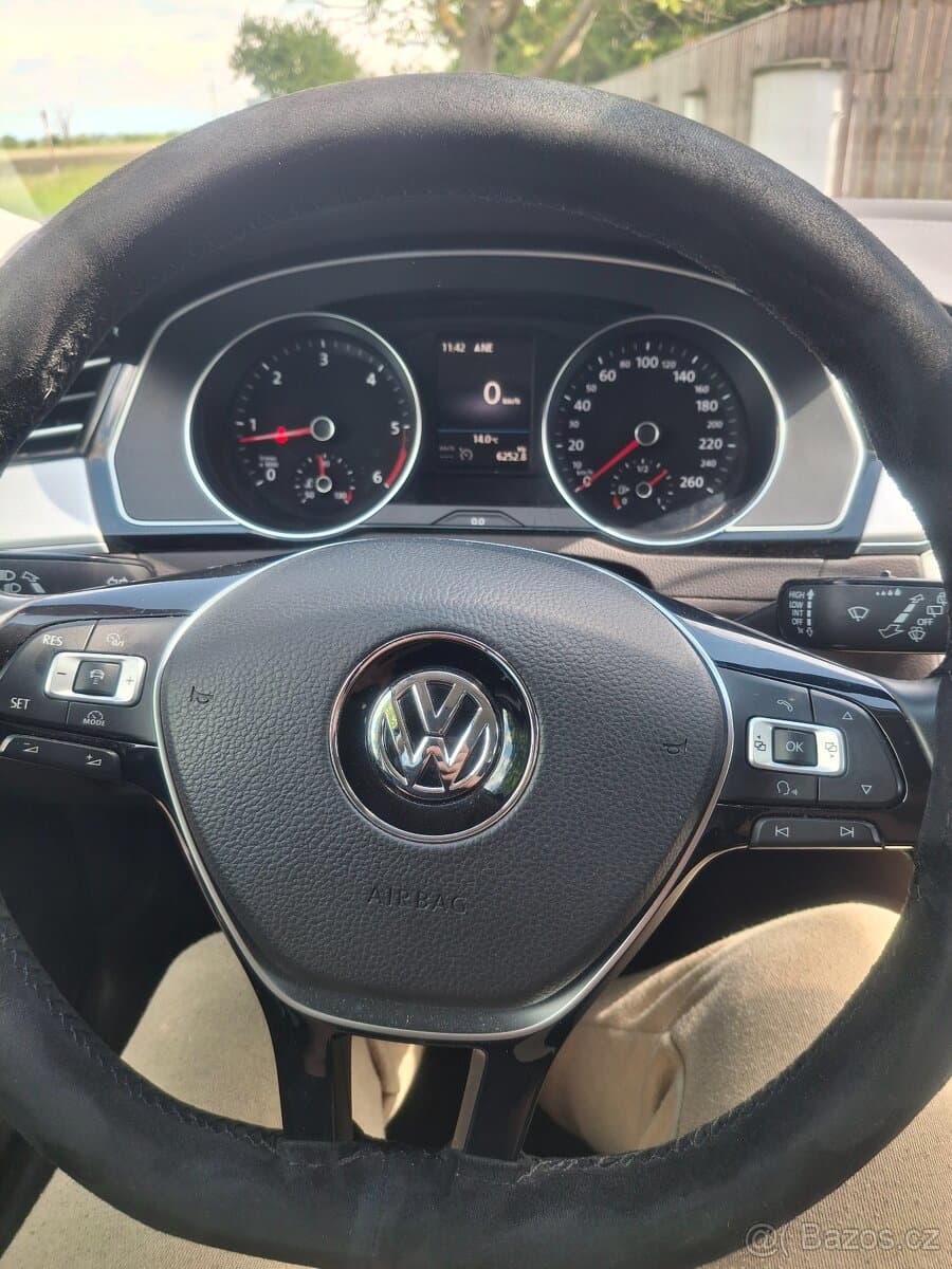 2016 Volkswagen PASSAT - 14