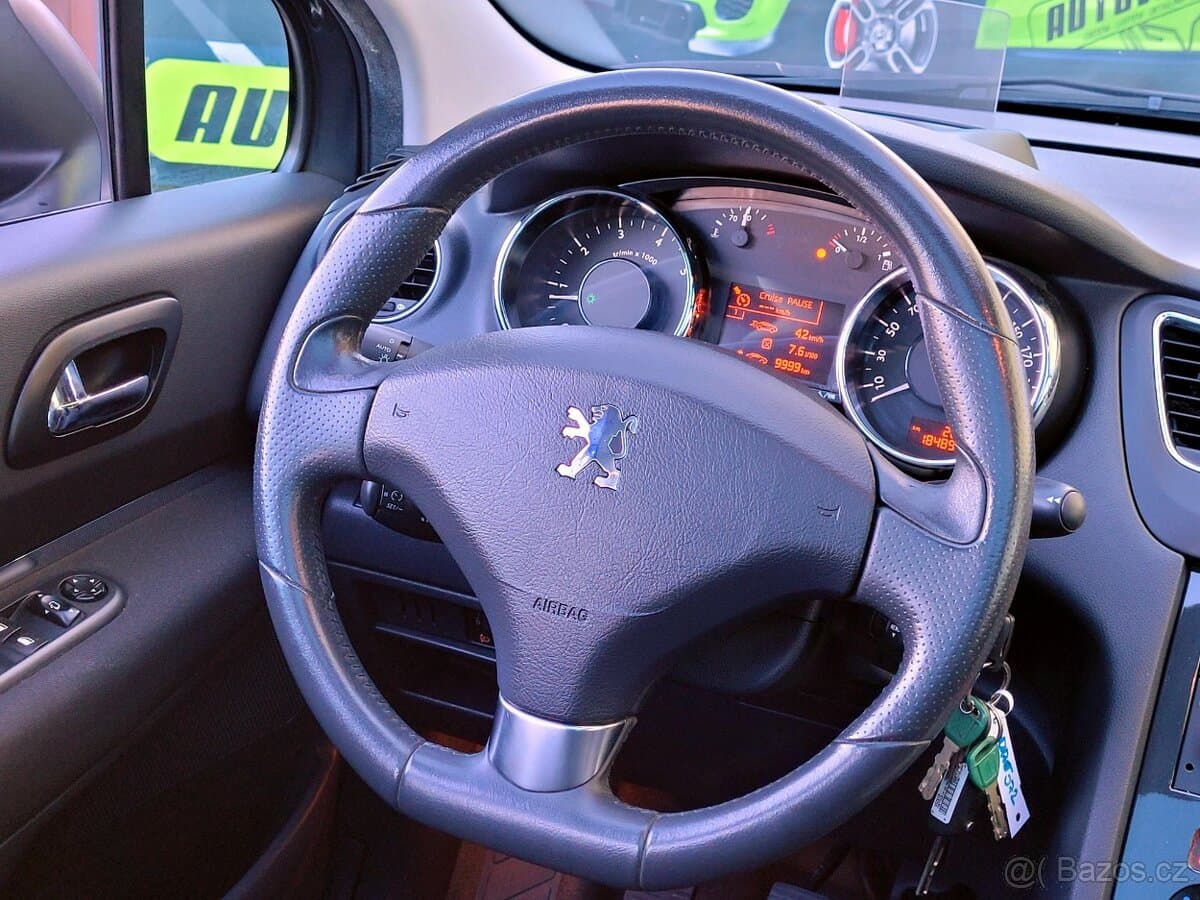 2011 Peugeot 5008 - 14
