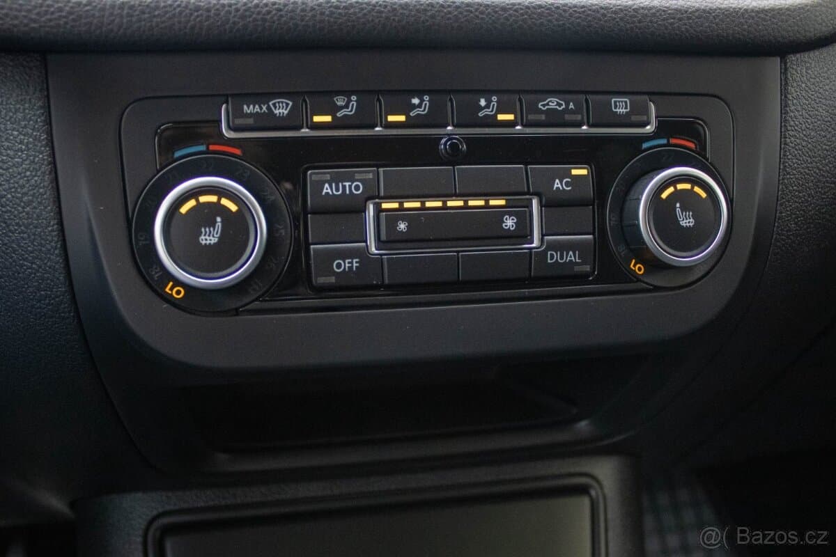 2011 Volkswagen TIGUAN - 14