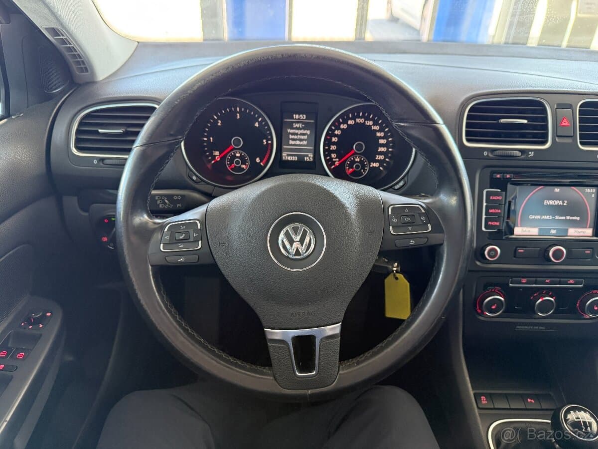 2011 Volkswagen GOLF - 14