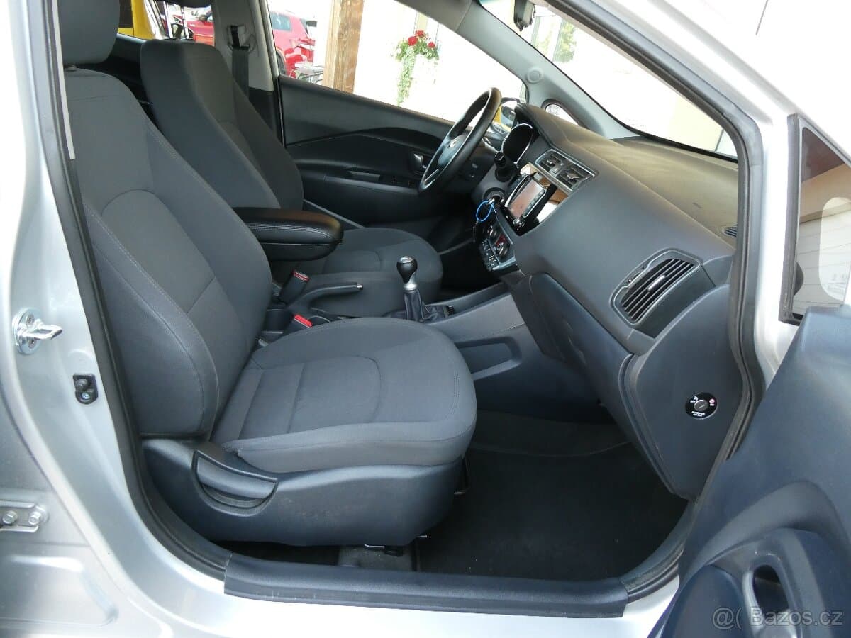2016 Kia RIO - 14