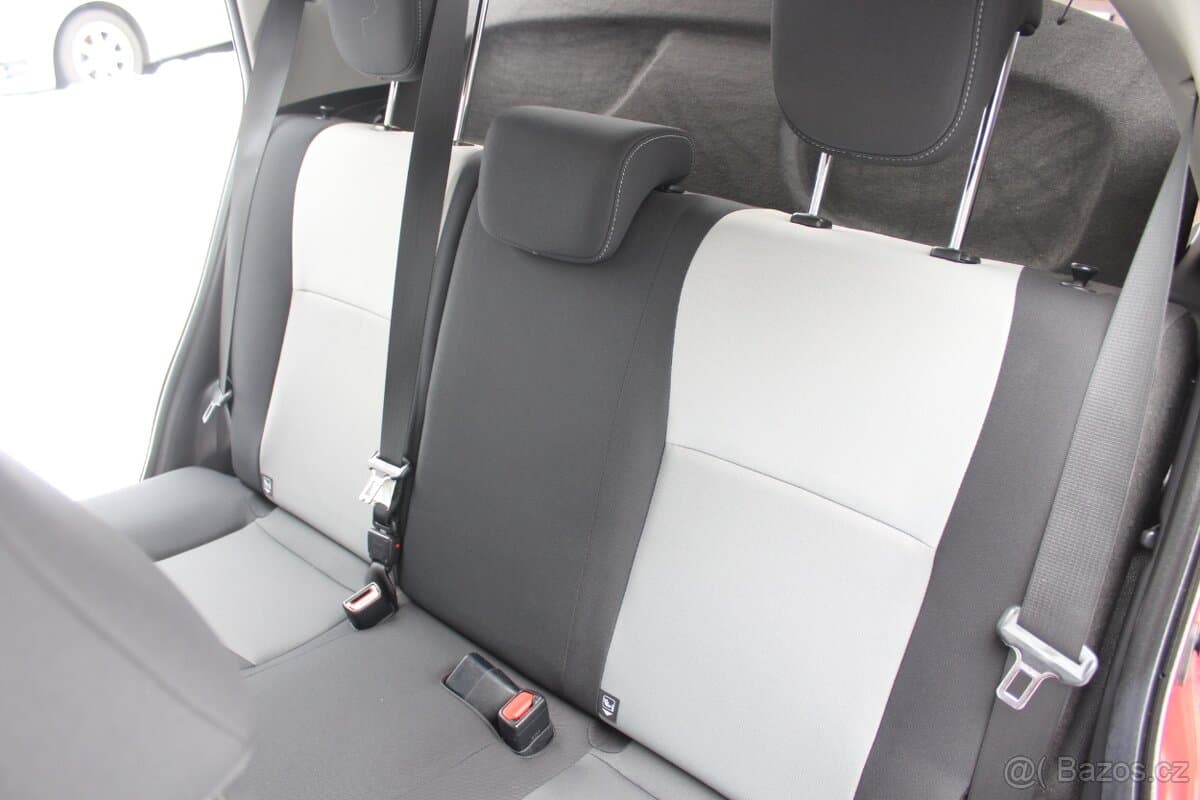 2018 Toyota YARIS - 14