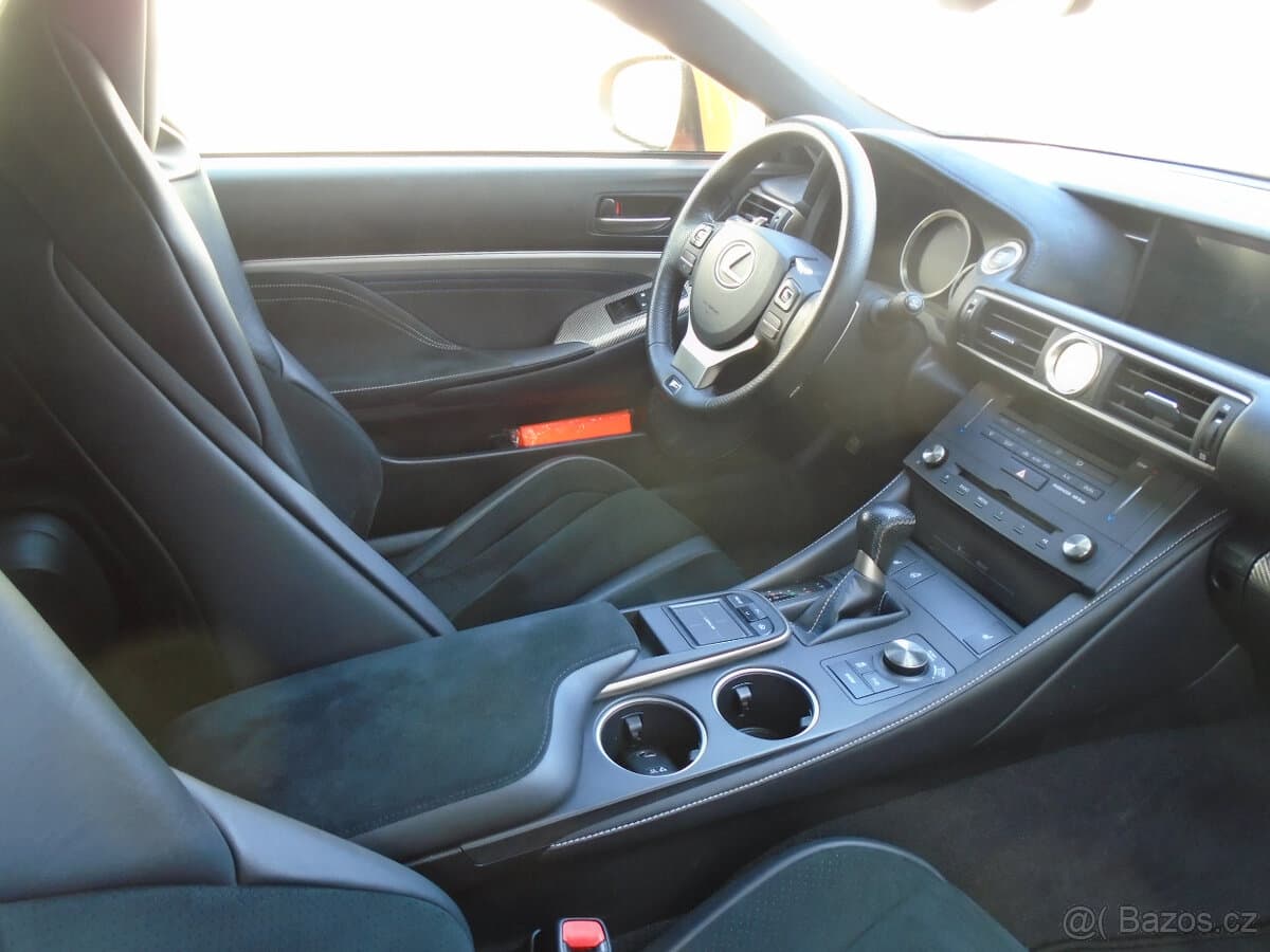 2015 Lexus RC - 14