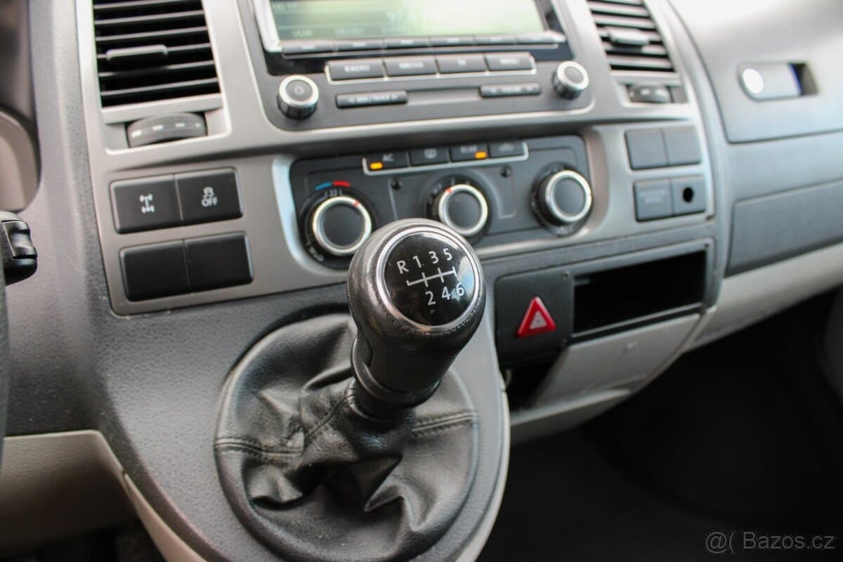 2012 Volkswagen CARAVELLE - 14