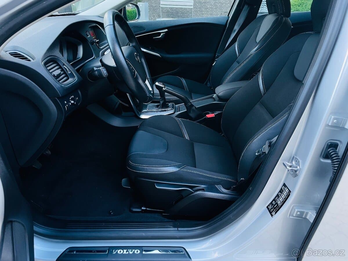 2016 Volvo V40 - 14