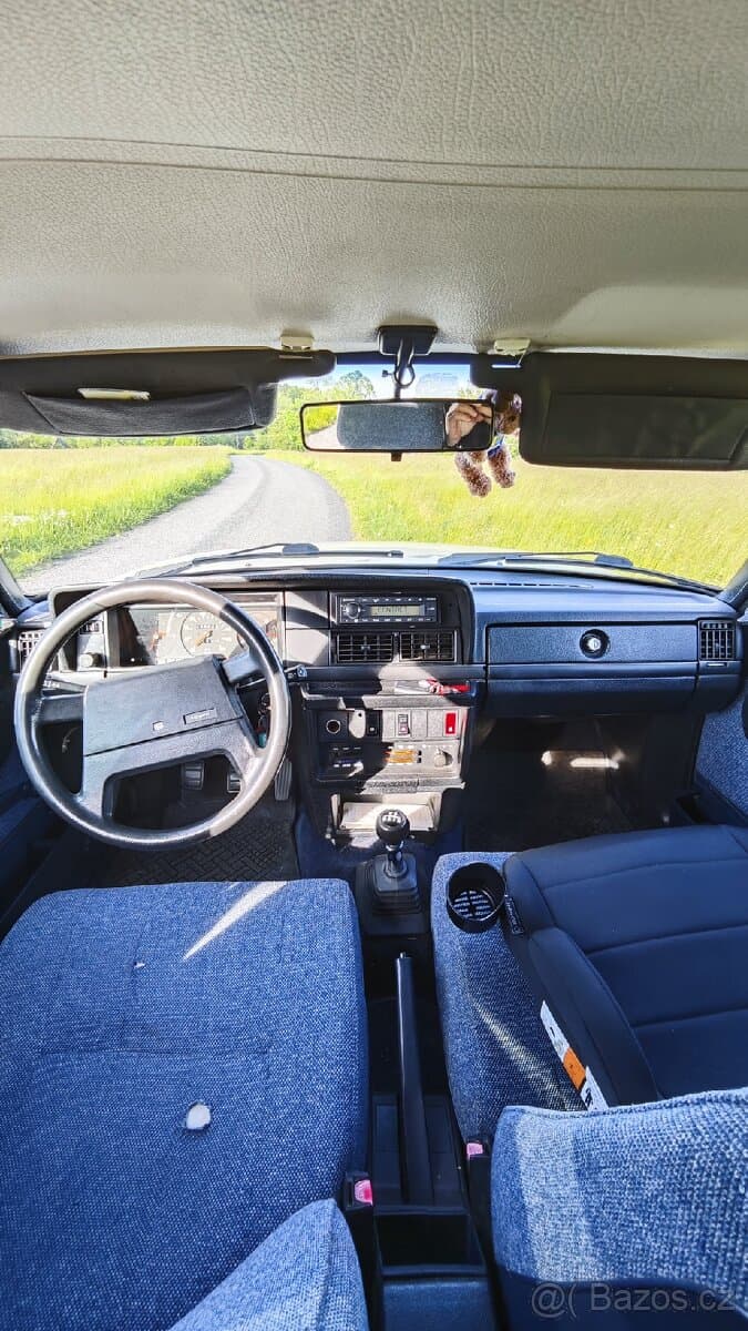 1991 Volvo 240 - 14