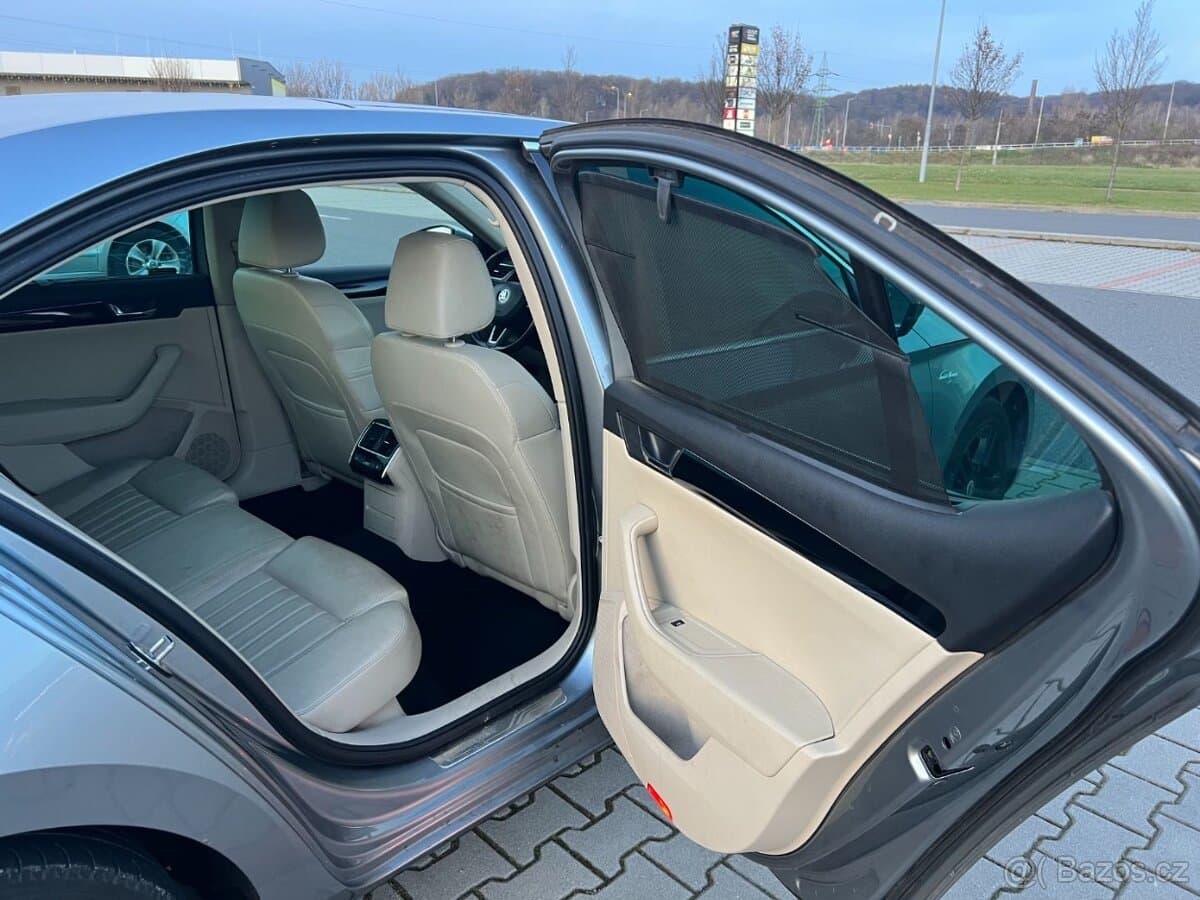 2015 Škoda SUPERB - 14